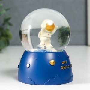 Сувенир полистоун водяной шар свет "Космонавт" МИКС 9,5х7х7 см