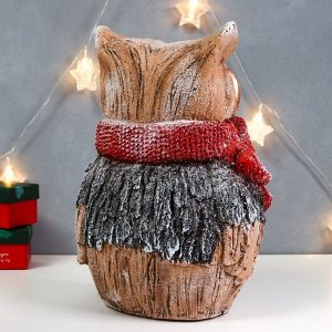 Сувенир керамика свет "Филин в шарфе и зимним домиком, срез дерева" 36х26х5,5 см