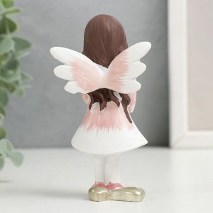 Сувенир полистоун "Малышка-ангел в бело-розовом платьице с золотым сердцем" 9,5х3,5х5 см