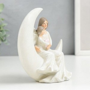 Сувенир полистоун "Девушка-ангел на месяце с девочкой, с сердцем" 12,5х6х12,5 см