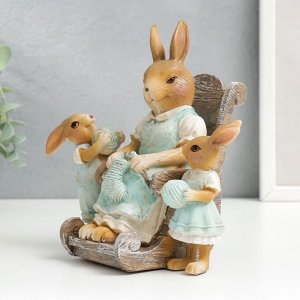 Фигурка полистоун «Зайка-бабуля с внучатами», 16.5x11x17.5 см