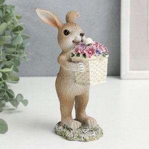 Фигурка полистоун «Зайчик с корзиной цветов», 15x7x8 см