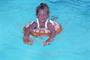 Надувной круг для обучения плаванию ОРАНЖЕВЫЙ SWIMTRAINER ( от 2х до 6 лет)