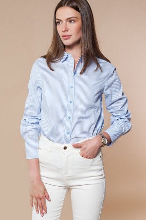 Базовая блузка из ткани в плетеную полоску.
