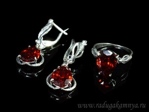 Кольцо серьги с цирконом искусственным цв.красный размер 19