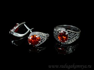 Кольцо Серьги с цирконом искусственным, цв. красный размер 17