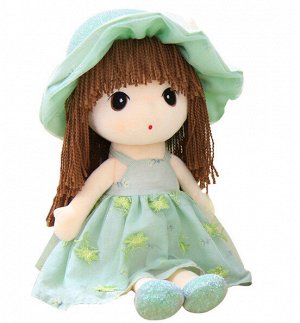 Кукла мягконабивная в зеленом платье
