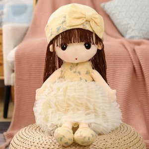 Кукла мягконабивная в желтом платье