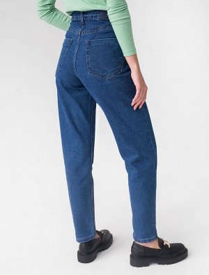 Плотно прилегающие джинсы mom-fit
