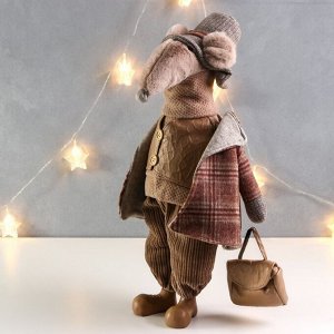 Кукла интерьерная "Дядя-мышь в клетчатом пальто с портфелем" 25х24,5х52 см