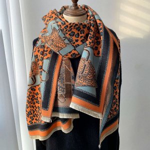 Женский теплый палантин, принт "сумки леопардовые", цвет оранжевый/голубой