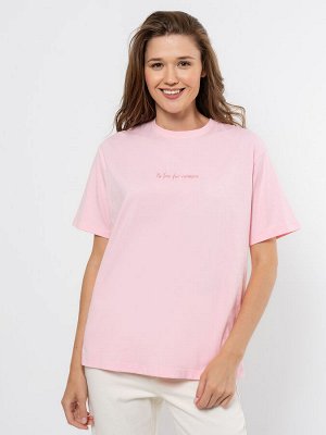Хлопковая свободная футболка в светло-розовом оттенке с лаконичной надписью