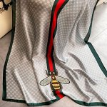 Женский шелковый шарф, комбинированный принт &quot;Пчела&quot;, цвет серый/зеленый