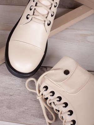 Женские ботинки с модным декором/ Ботинки тренд (D1-7057)