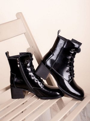 Модные женские ботинки/ Полусапожки на удобном каблуке (D1-7063)