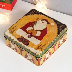 Шкатулка металл квадрат "Дед Мороз с ёлочкой и шариком" 17х17х6 см