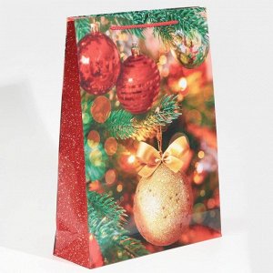 Пакет ламинированный вертикальный «Новогодние шарики», L 31 ? 40 ? 11 см