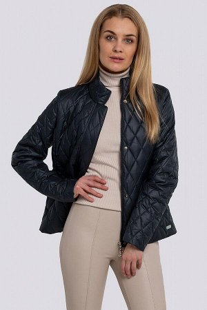 Куртка Гардероб современной женщины не будет полноценным без модной куртки. Акцент в наступающем весеннем сезоне дизайнеры сделали на стеганых куртках, предложив модницам сразу несколько вариаций. Мы 