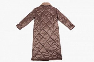 Пальто Пальто незаменимый атрибут для весеннего базового гардероба. В нем
женщина выглядит статно и элегантно. Стеганое пальто – отличная
альтернатива обычным пальто, плащам и удлиненным курткам. Оно
