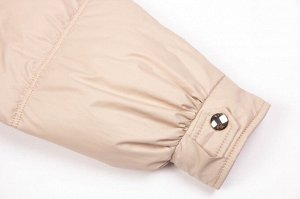 Куртка Женская куртка – это не только модное приобретение, но и залог практичности, комфорта,
безукоризненного образа.
Куртка в стиле оверсайз, удобные накладные карманы на кнопках. Центральная застеж