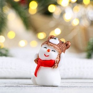 Фигурное мыло "Снеговик в шапке Мишка" белый, 3х3х5см