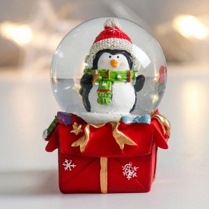Стеклянный шар "Пингвинчик на подарке" 4,5х4,5х6,5 см