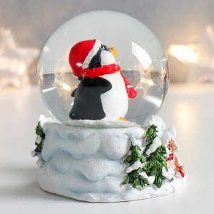 Стеклянный шар "Пухлый пингвинёнок в шарфике" 7х6,7х8,8 см