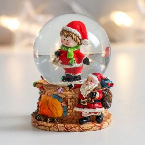Стеклянный шар "Малыш со звёздами в ожидании Деда Мороза" 4,5х4,5х6,5 см