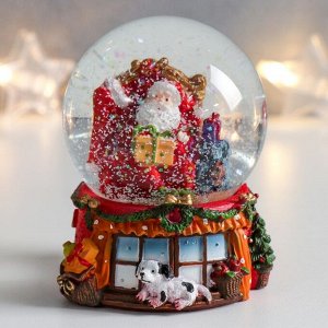 Стеклянный шар "Дед Мороз в кресле с подарками" 7х6,7х8,8 см
