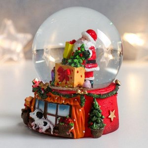 Стеклянный шар "Дед Мороз с подарками и ёлкой" 7х6,7х8,8 см
