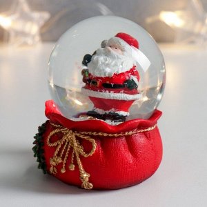 Стеклянный шар "Дед Мороз с мешком подарков" 7х6,7х8,8 см