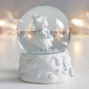 Стеклянный шар "Снеговик в шапочке с помпошками" 7х6,7х8,8 см