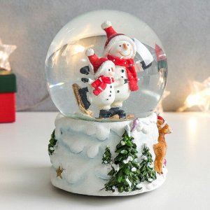 Стеклянный шар музыка "Два снеговичка и оленёнок" 11х10х14 см