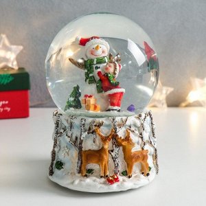 Снежный шар новогодний стеклянный «Обнимашки со снеговиком», музыкальный, 11.5x11.5x14 см