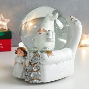 Стеклянный шар музыка "Дед Морозик на кресле" белый 11,5х11,5х14 см