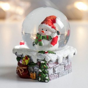 Стеклянный шар "Снеговичок на трубе с подарками" 4,5х4,5х6,5 см