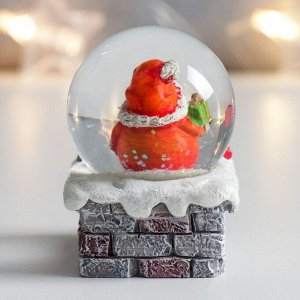 Стеклянный шар "Дед Морозик с подарочком на трубе" 4,5х4,5х6,5 см