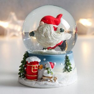 Стеклянный шар "Дед Морозик на лыжах" 7х6,7х8,8х см