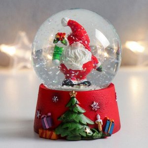 Стеклянный шар "Дед Мороз с носком подарков" 7х6,7х8,8 см