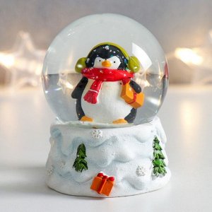 Стеклянный шар "Пингвинчик в шарфике и наушниках" 7х6,7х8,8 см