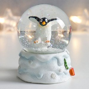 Стеклянный шар "Пингвин на снегу" 7х6,7х8,8 см