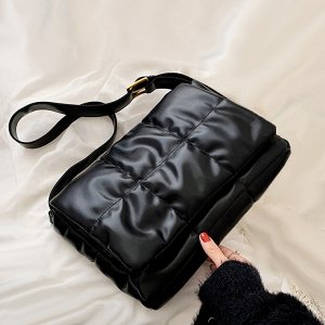 Сумка Модная сумка из новой коллекции - 2022
Материал: экокожа
размер: 34-22-11 см