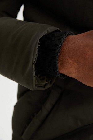 Водоотталкивающее надувное пальто с капюшоном Regular Fit Parka