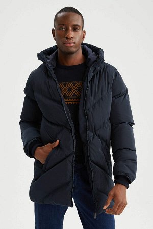 Водоотталкивающее надувное пальто с капюшоном Regular Fit Parka