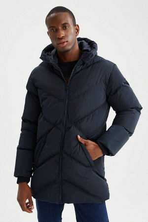 Водоотталкивающее надувное пальто с капюшоном Regular Fit Parka