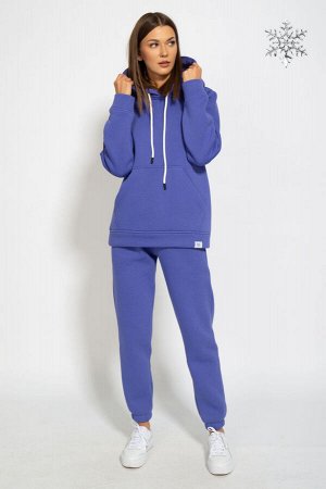 Костюм Костюм Kivviwear 4052-4053 вери пери 
Состав: ПЭ-26%; Хлопок-70%; Эластан-4%;
Сезон: Осень-Зима
Рост: 170

Костюм утепленный на флисе. Худи Classic модели 4052 с капюшоном на подкладке из осно