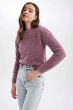 Плюшевый свитер стандартного кроя с открытыми плечами