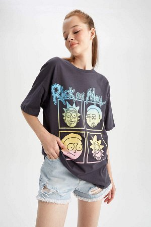 Cool Rick and Morty Licensed Oversize-футболка с круглым вырезом и принтом с короткими рукавами