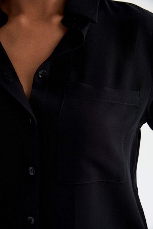 Рубашка из вискозы с длинными рукавами и воротником рубашки классического кроя