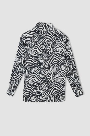 Рубашка свободного кроя с длинным рукавом из кожзаменителя с рисунком под зебру